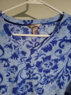 White Stag Two Tone Blue Damask Floral Print Poly Fleece Pullover Top