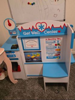 Melissa & Doug Doctor Play Center