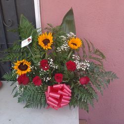 Mother's Day Natural Flower Arrangement