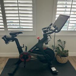 Peloton Bike