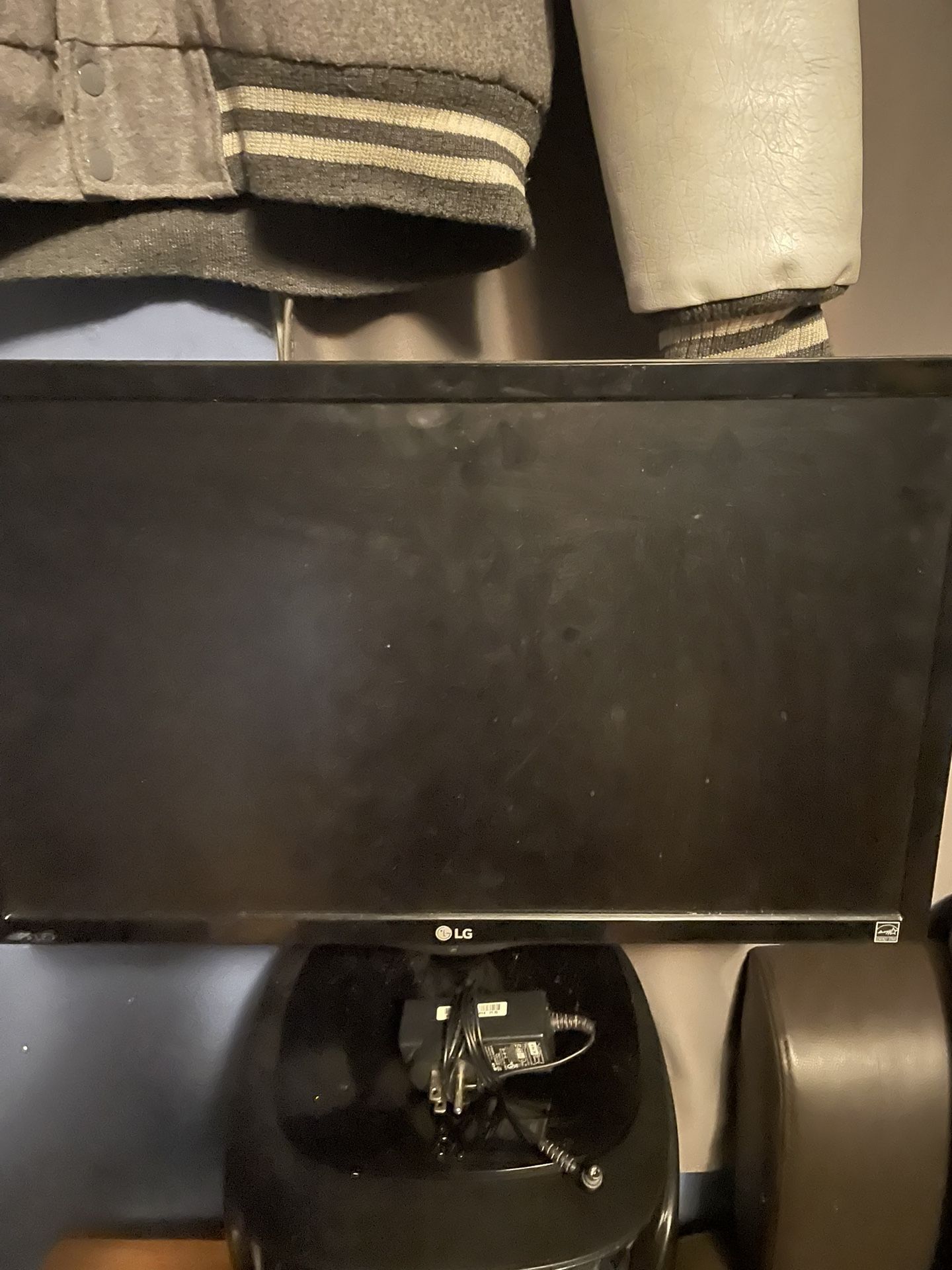 LG COMPUTER MONITOR