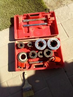 Urrea 851 pipe threader set