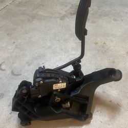 Good working gas pedal for 2005 jaguar stype 3.0 motor