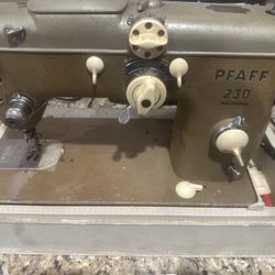 Vintage PFAFF 230 Sewing Machine Works!