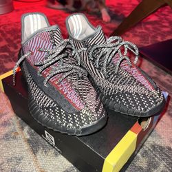 chaussure-supreme-new-york-x-adidas-yeezy-boost-350-v2-black-1