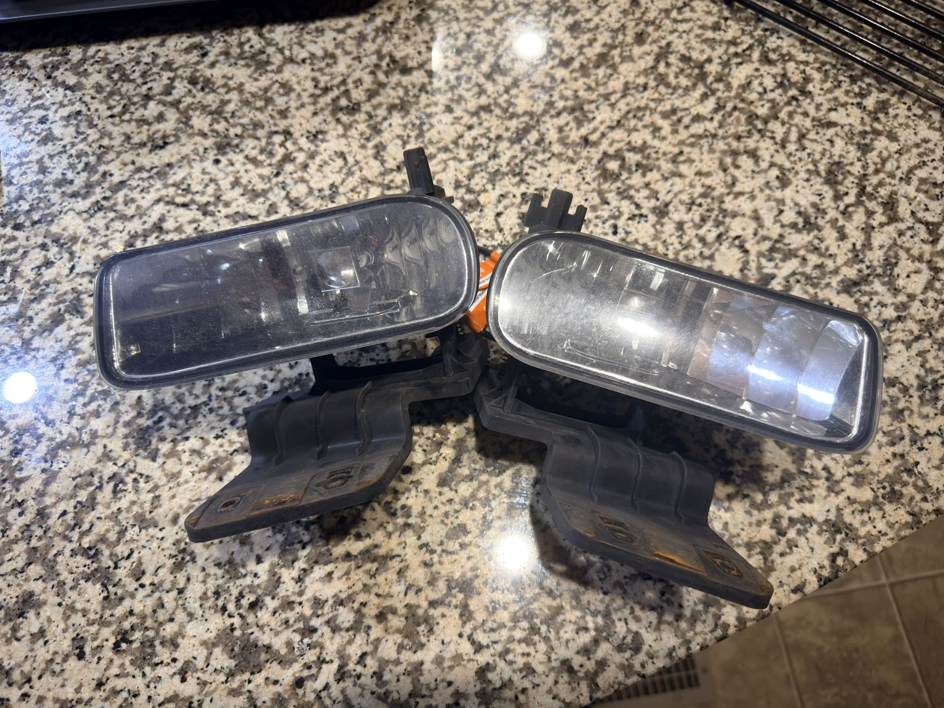 2000-06 Chevrolet Tahoe/suburban Fog Lights