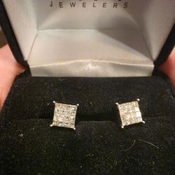 10k white gold natural diamond Earings