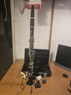 Buescher USA Aristocrat Clarinet With Hardshell Case