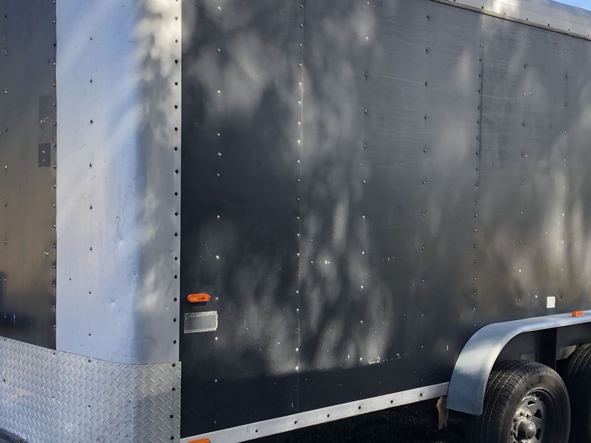 2000 7x14 Enclosed trailer Electric brakes