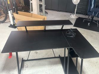 Gaming desk