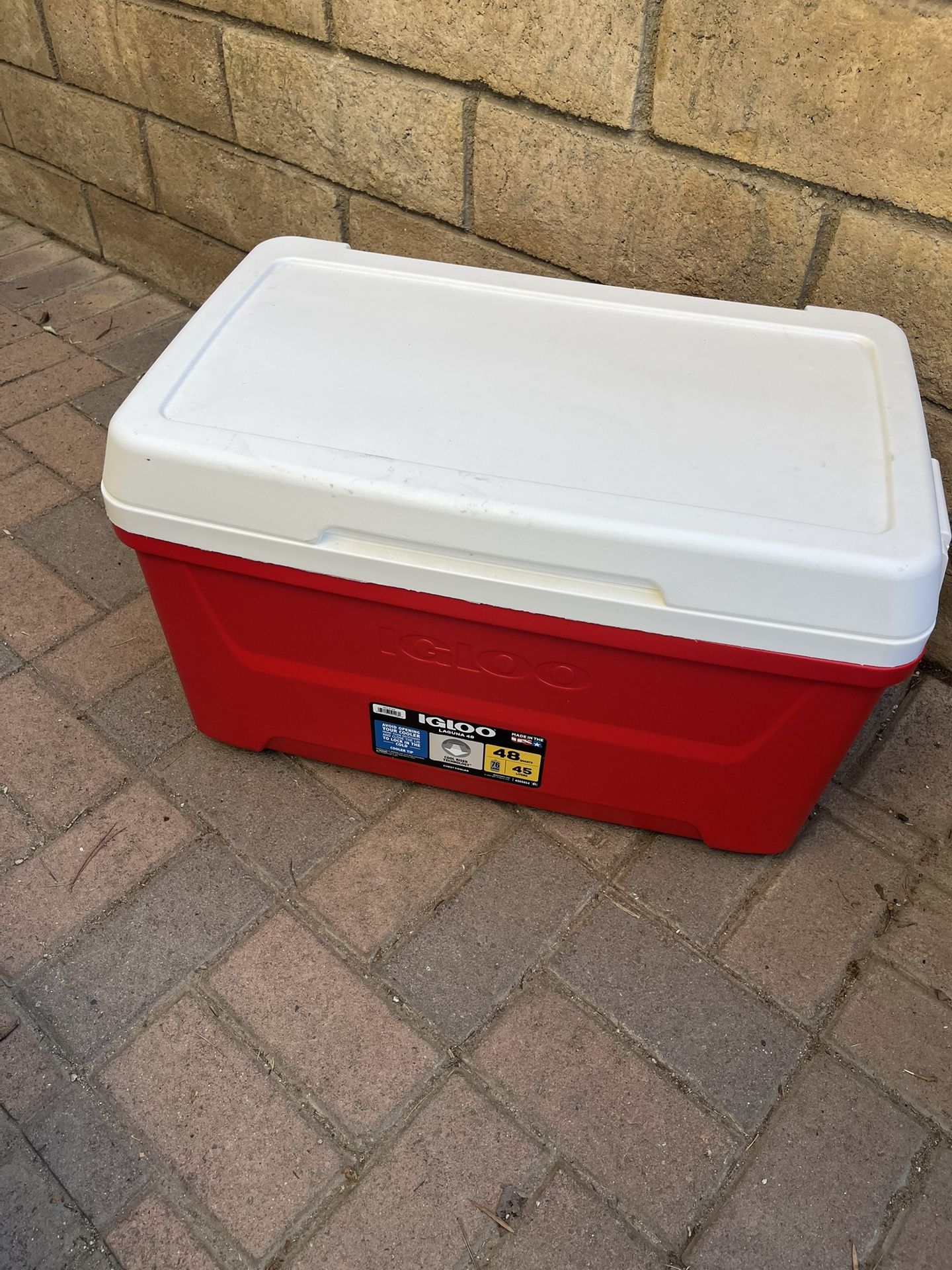Igloo Chest Cooler - 48 Quart