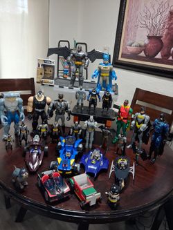 Batman action figures set collection.  good Condition.