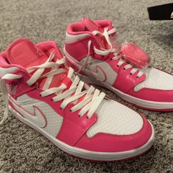 Air Jordan 1 Mid  in pink and white Size 9/10.5 BRAND NEW