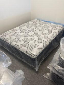 Clearance on New Mattresses! 🤩