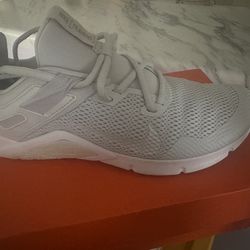 Women’s Nike Size 7