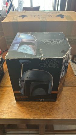 Hasbro Star Wars: The Black Series Death Watch Mandalorian Premium Electronic Helmet.