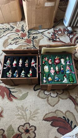 Thomas Pacconi Classics 2000 Collection Ornament Set – 2 Wooden Crates w/ COA