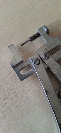 Piano center pin extracting  pliers
