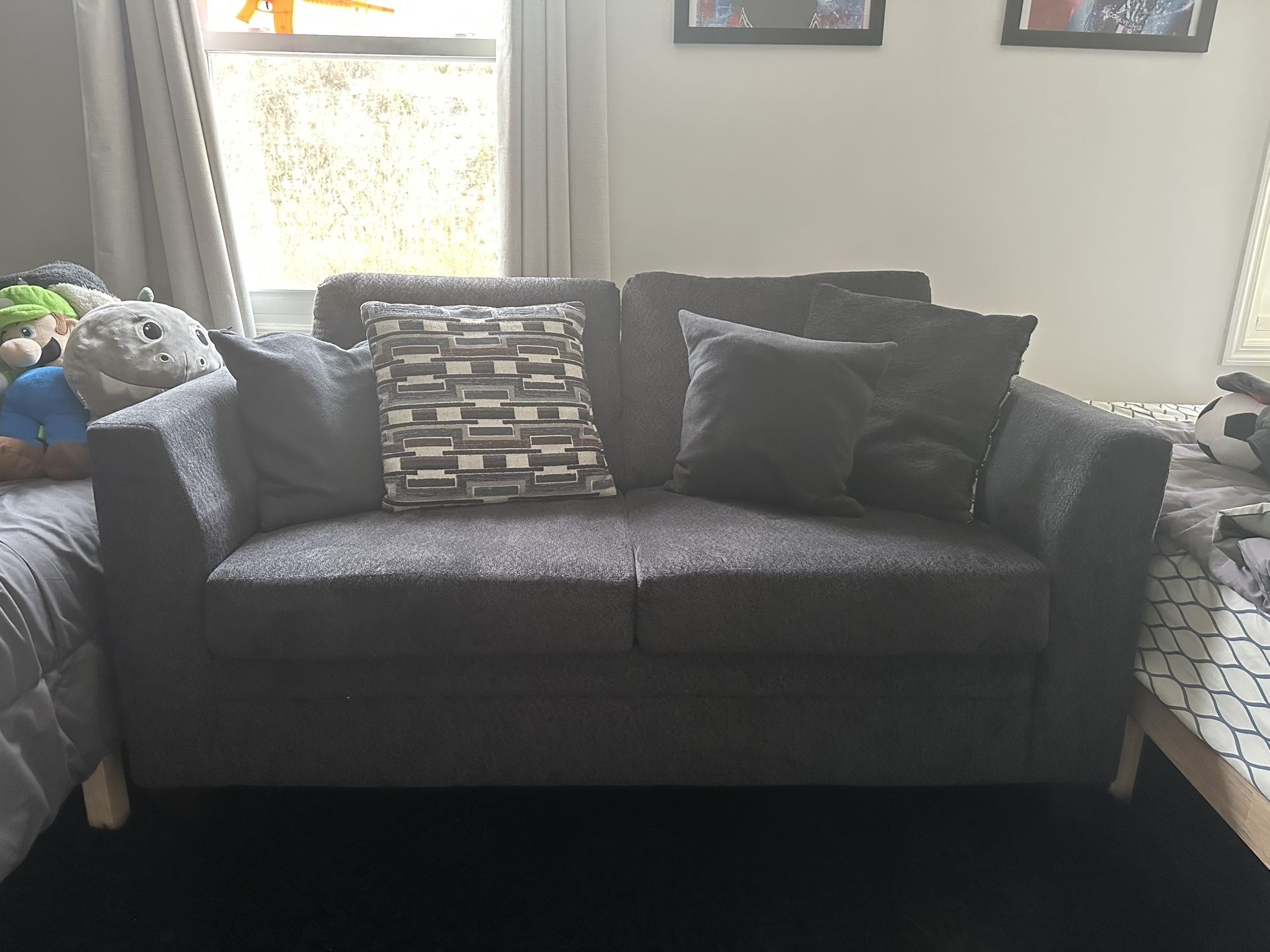 Loveseat 