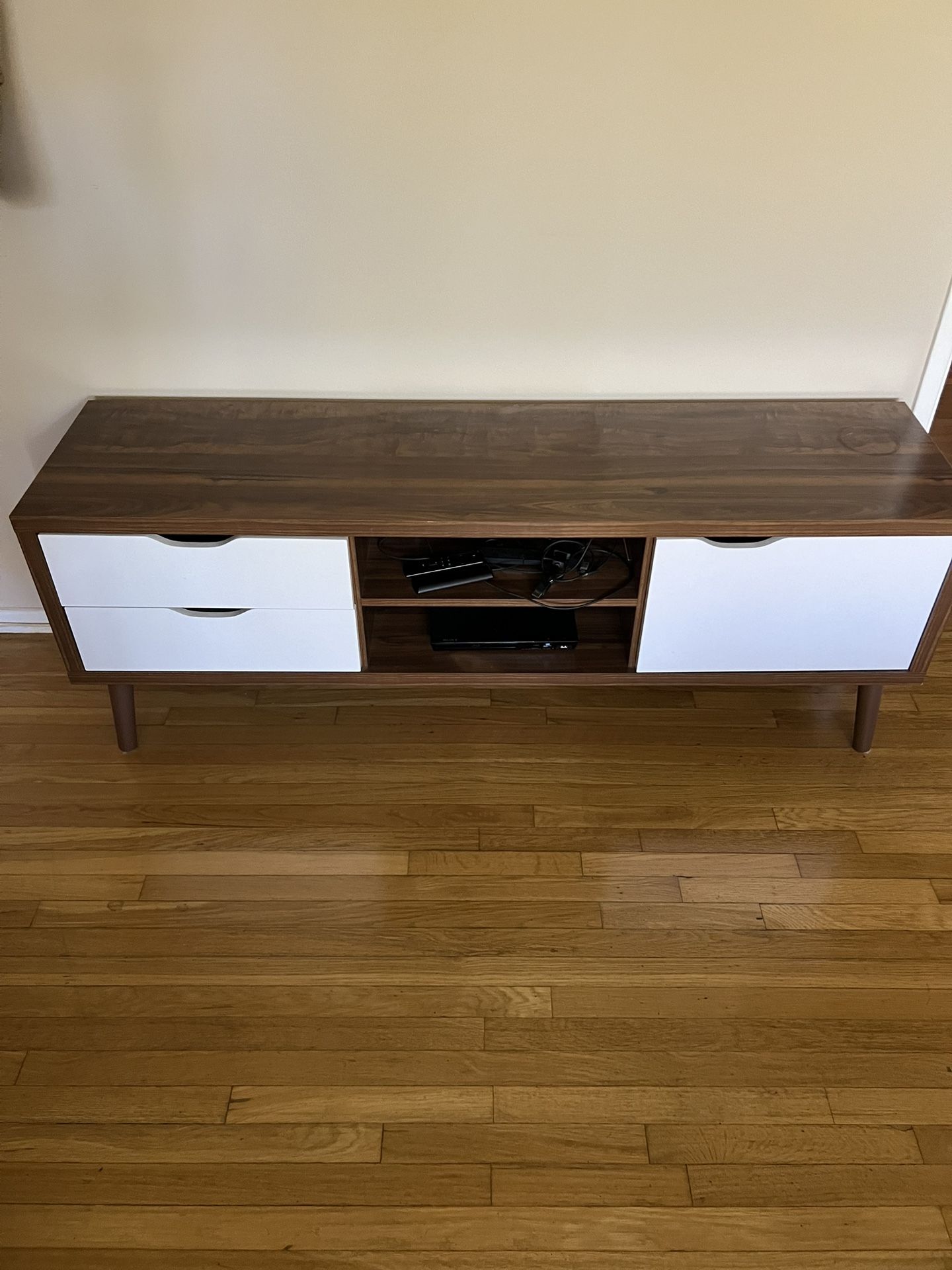 TV stand 