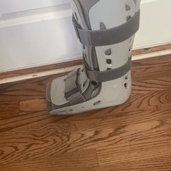 Air cast boot with air system