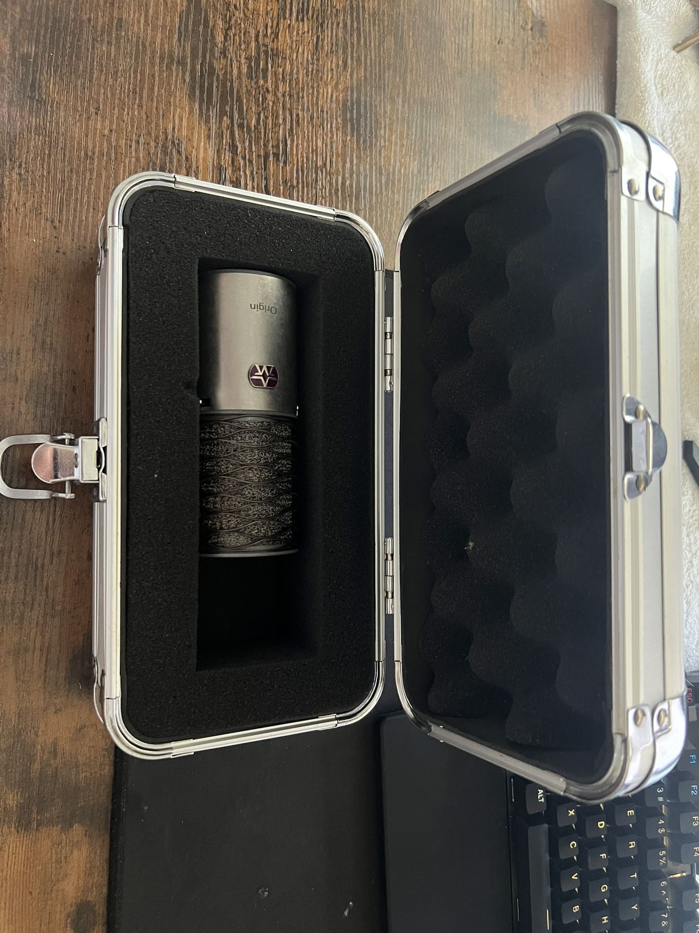 Aston Microphones Origin Large Diaphragm Cardioid Condenser Microphone with Eurolite Case Included