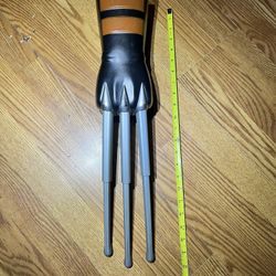 Hasbro Marvel Wolverine Extendable Claw Hand X-Men 2008