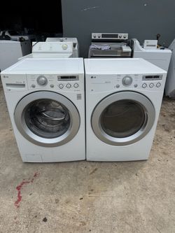 LG washer and dryer good condition everything works fine
