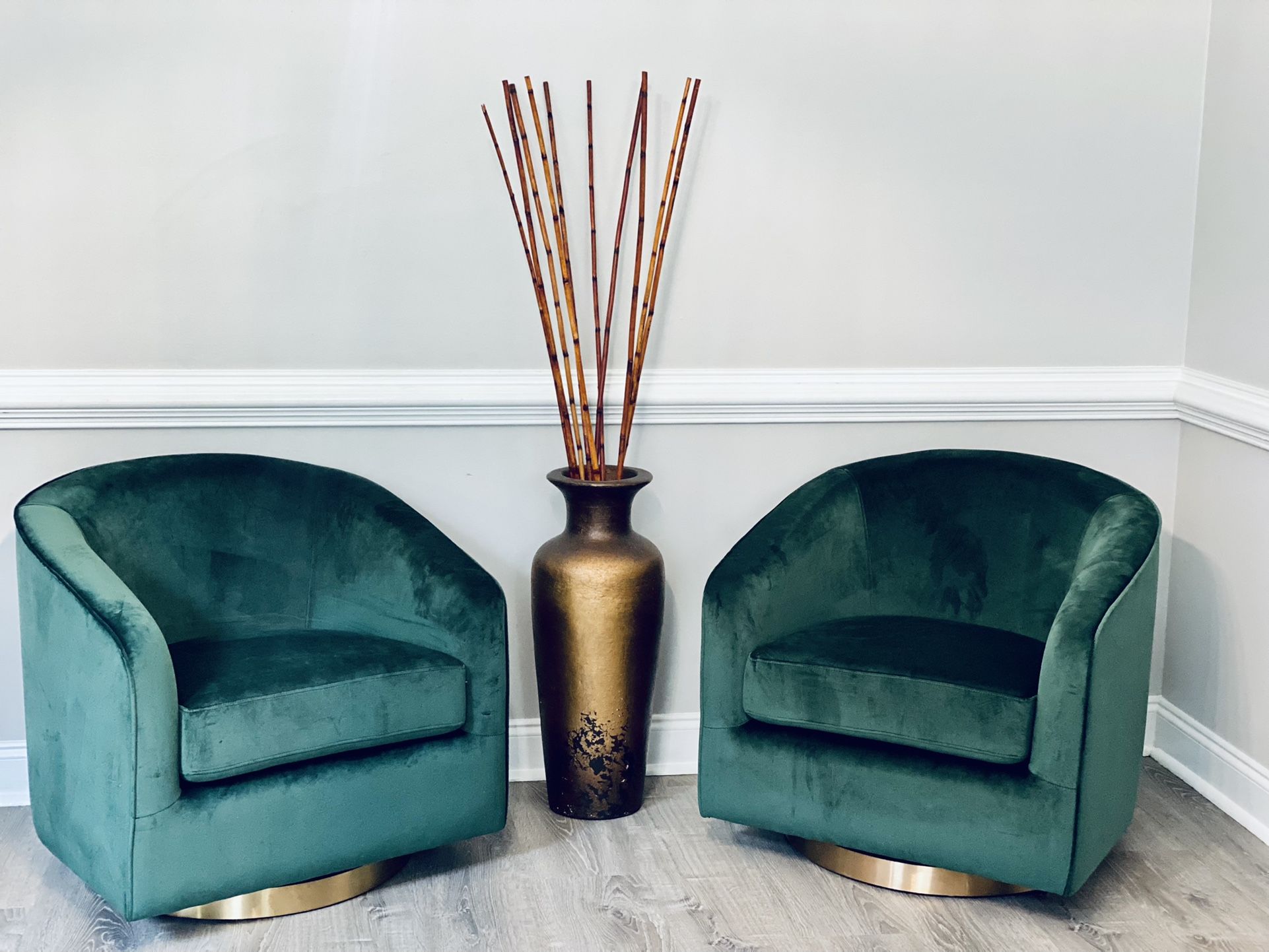 New! Deep Green Hazel Lounge Chair