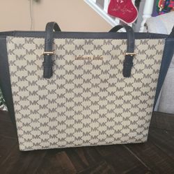 Michael  Kors  Purse 