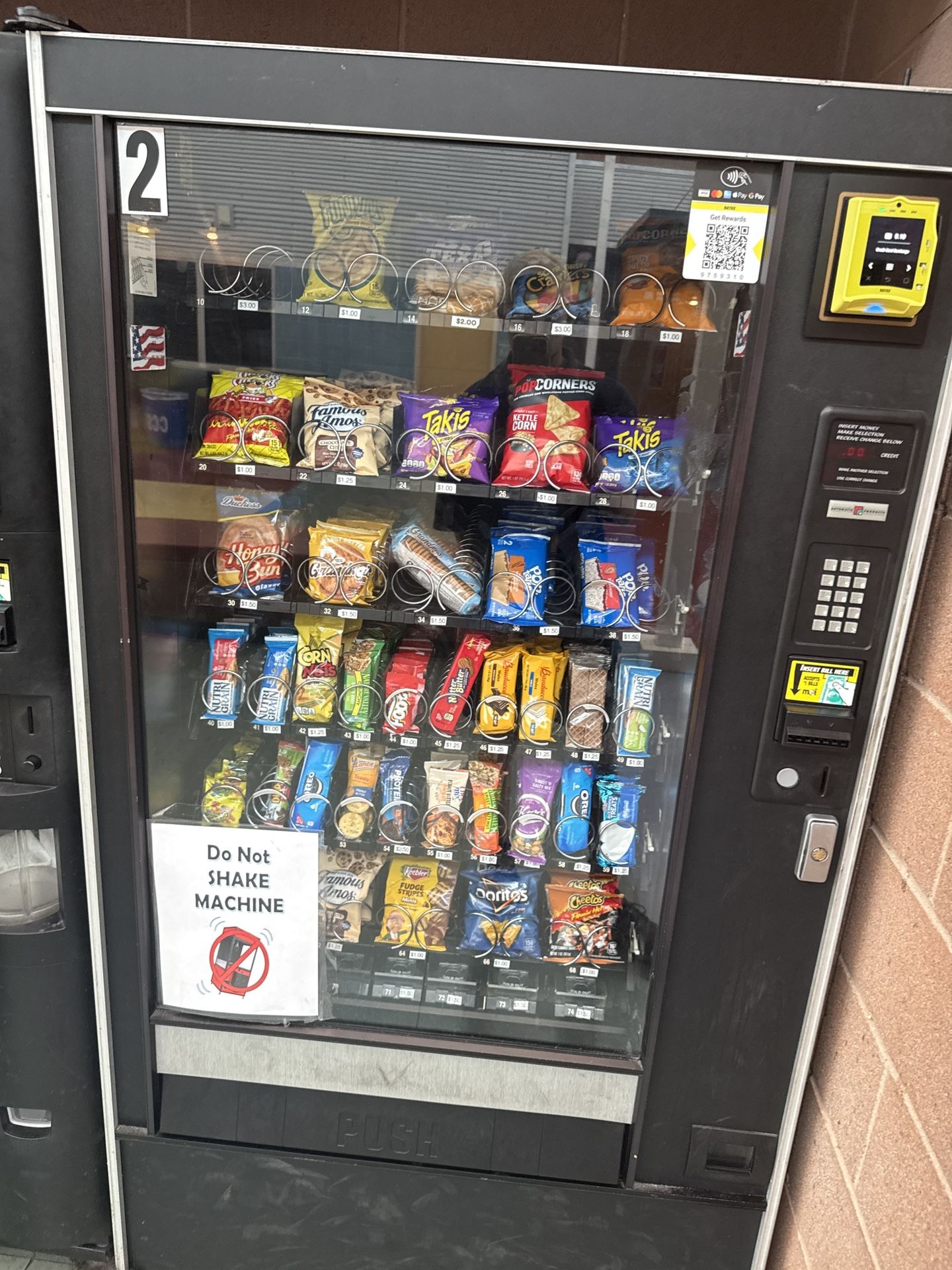 Nice 32 Select AP Studio 2 Snack Vending Machine