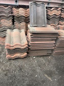 One Chanel No Brand Roof Tile M Style No Caps Or Edges