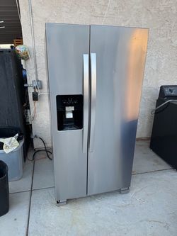 Whirlpool Side-by-Side Refrigerator with Ice & Water Dispenser
