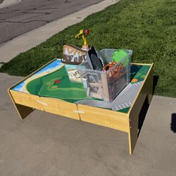 Kid Kraft Train Table With Trains
