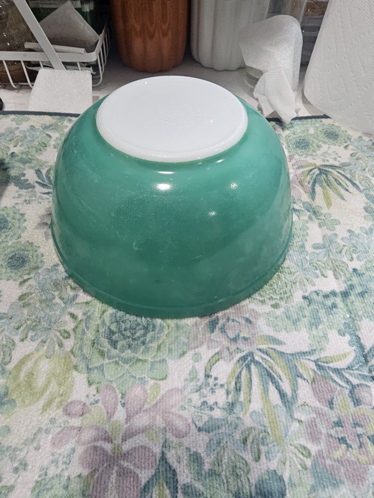 Vintage Pyrex Green 2-1/2 Qt Nesting Mixing Bowl 403 Scratches And Fading