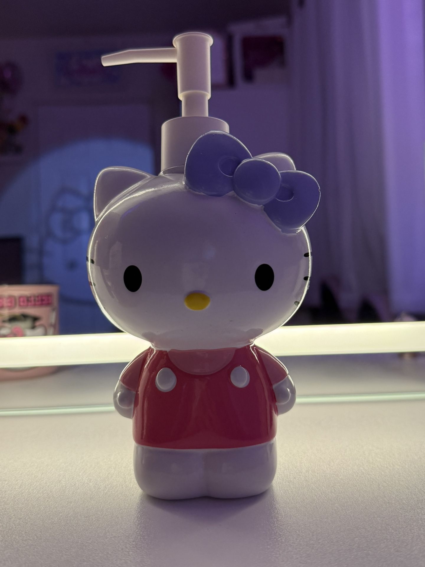 Hello kitty bottle dispenser