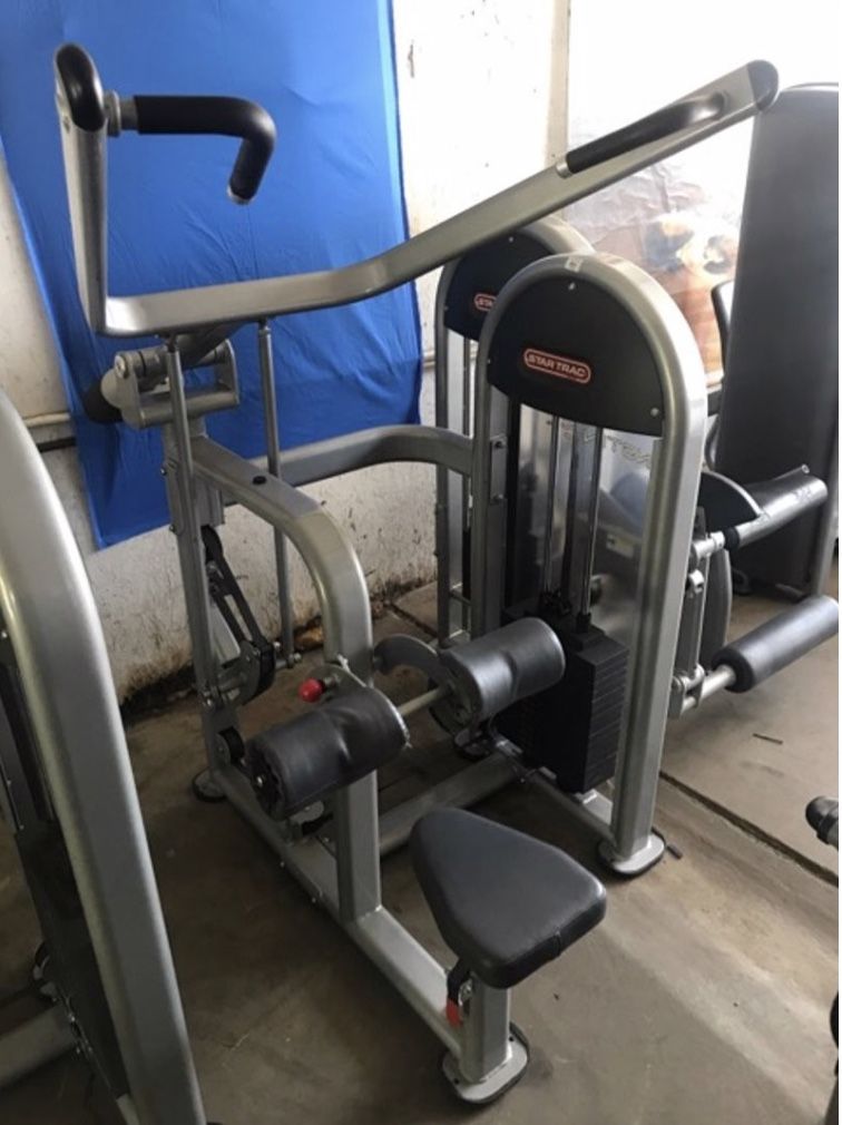 Star trac instinct lat pulldown