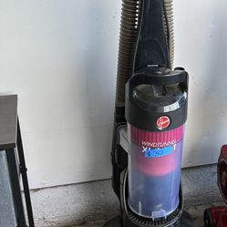 HOOVER VECUUM CLEANER 