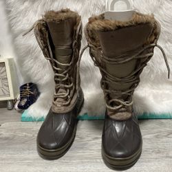 Clarks Muckers Storm Beige Fur Line Boots size 9