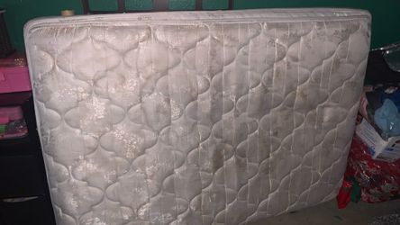 Full size mattress