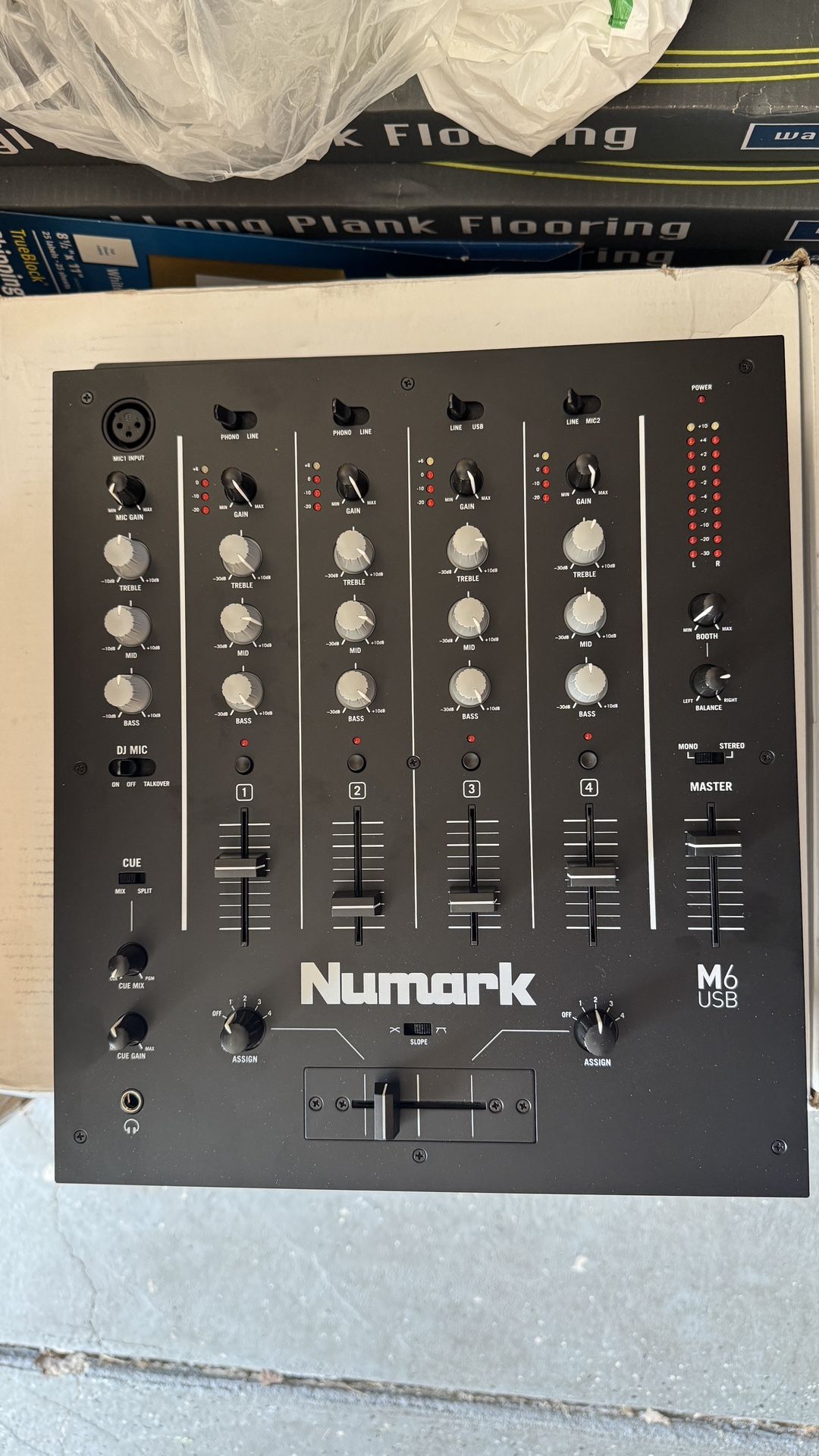 Numark M6 Mixer