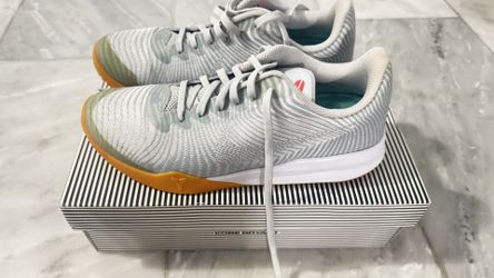 NIKE Kobe Mentality 2 Wolf Grey Gum - SIZE 8.5 (818952-101)