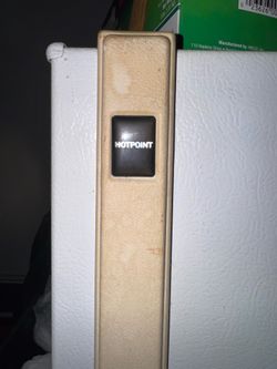 White fridge hotpoint
