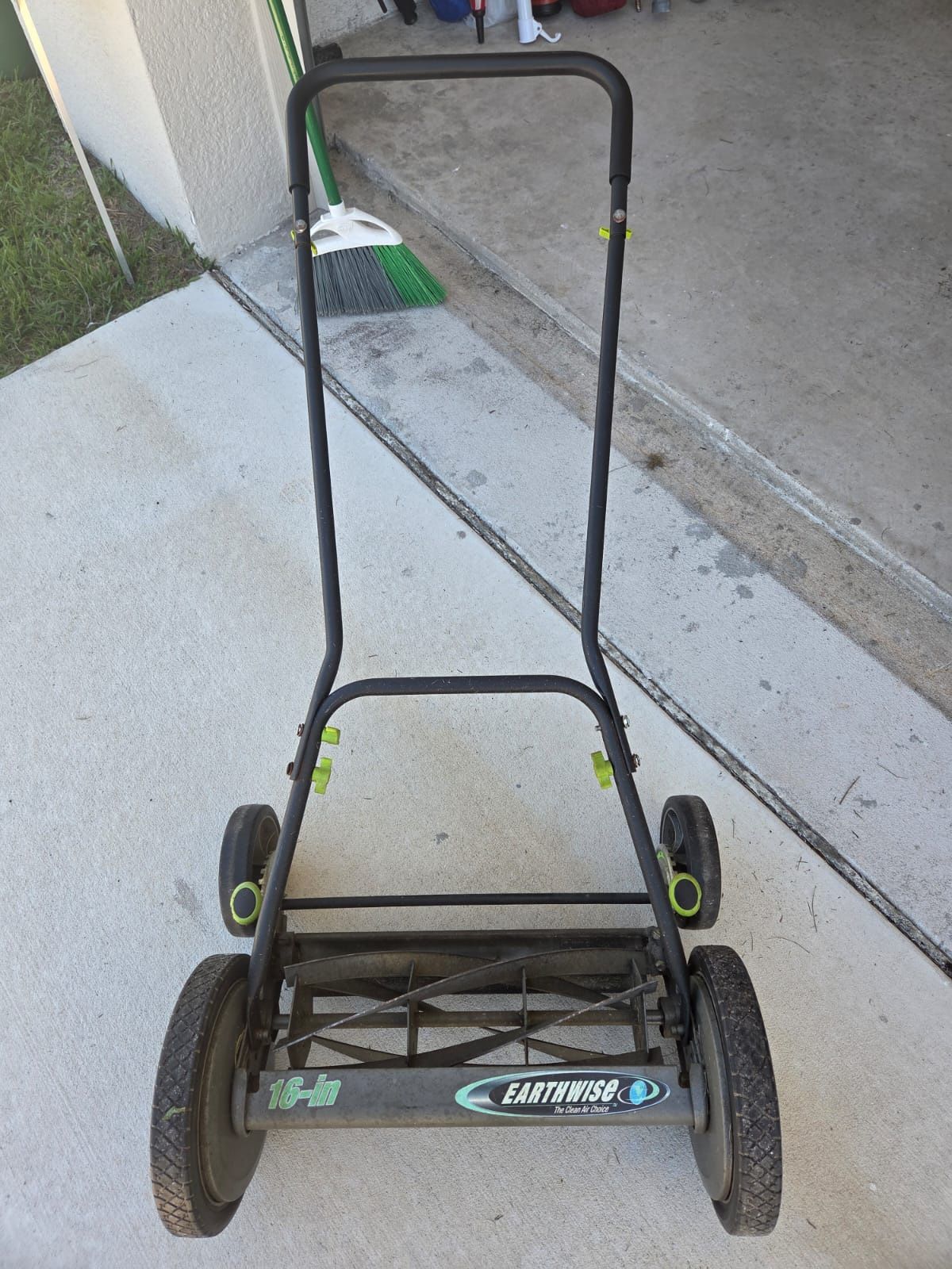 Earthwise 16” Manual Reel Mower