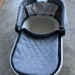 UPPABABY Universal bassinet