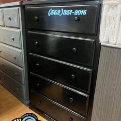 New Glossy Black Double Knob Jumbo Five Drawer Dresser 