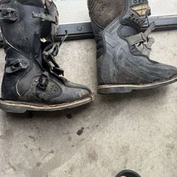 Fly racing boots maverick youth size 5 used