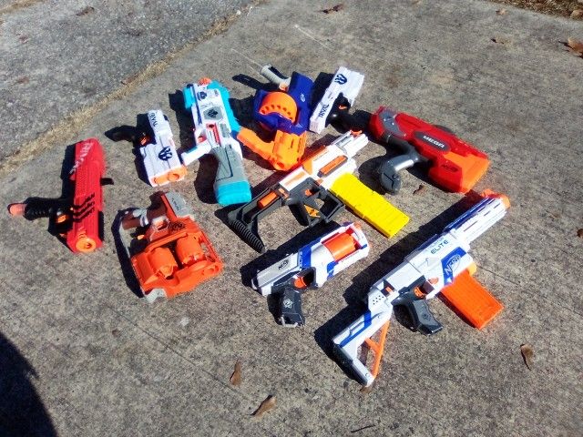 Lot Of Nerf Toy Guns 25.00