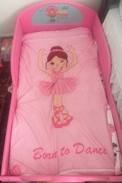 Toddler bed with mattress
