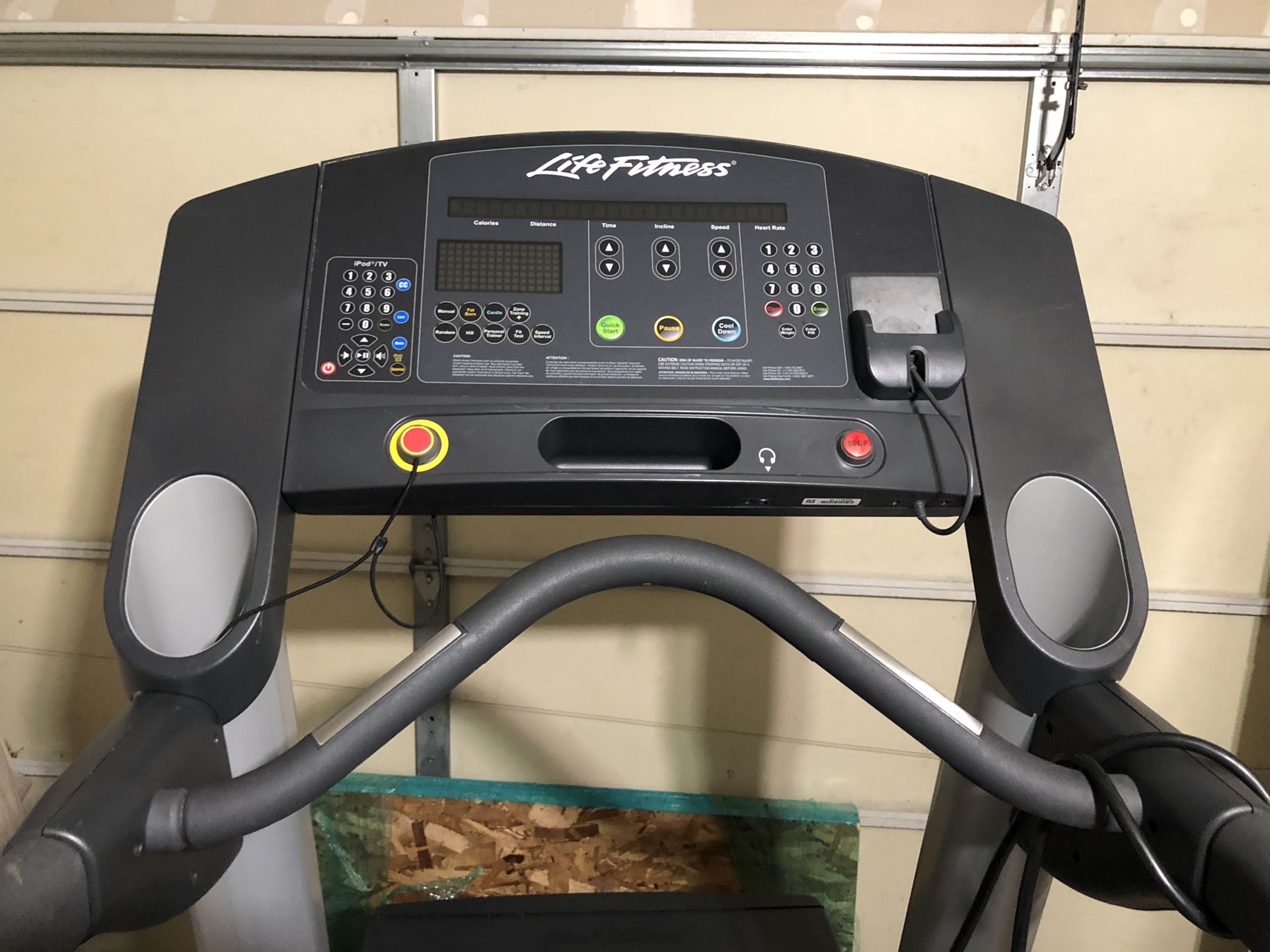 Life Fitness Integrity Series Treadmill CLST 